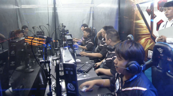 Meteor ：队伍心态不太稳定，保持冷静去打会更好