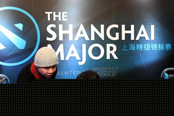 Poppy：369感觉没有突破自我只玩自己玩的好的英雄，在JDG养坏了